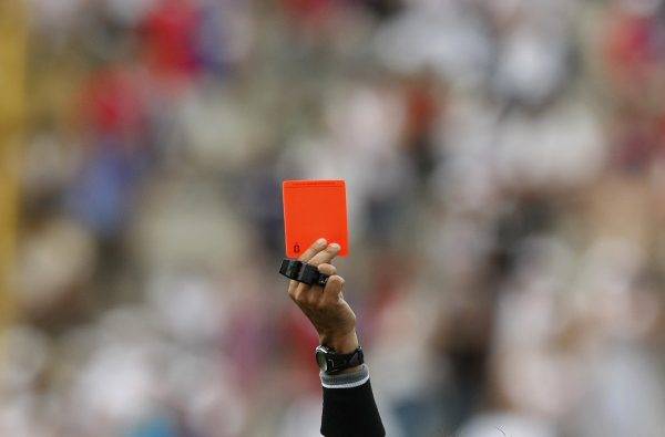 Cartão vermelho: ranking de arbitragem no Brasileirão, segundo a CBF.