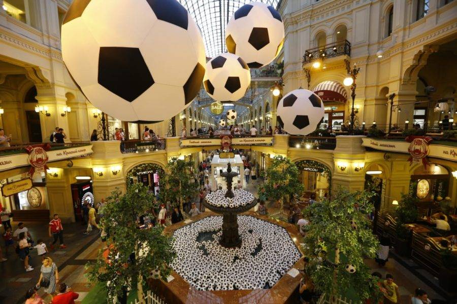 No lar do comunismo na Copa, shopping mais caro do mundo cobra até para ir ao banheiro No lar do comunismo na Copa, shopping mais caro do mundo cobra até para ir ao banheiro