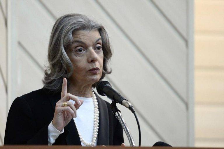 Cármen Lúcia autoriza corte de ponto de grevistas da Receita Cármen Lúcia autoriza corte de ponto de grevistas da Receita