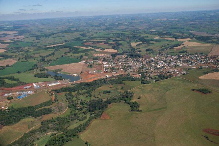 Município de Renascença abre concurso com inicial de até R$ 14,1 mil O município de Renascença faz divisa com o estado de Santa Catarina e tem cerca de 6,9 mil habitantes na zonas urbana e rural. (Foto: Reprodução/Internet)