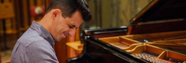 O novo CD de Diogo Monzo: um pianista sem fronteiras
