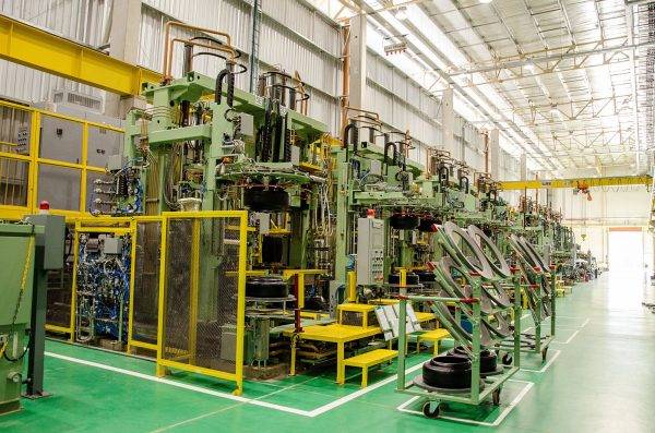 Interior da fábrica da Sumitomo Rubber do Brasil/Dunlop. Foto: Divulgação