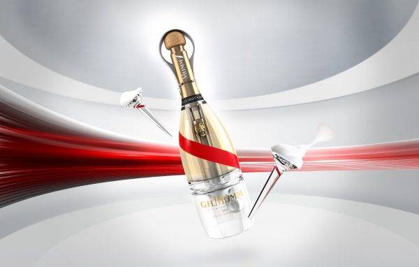 Mumm anuncia o primeiro champagne para brindar em gravidade zero