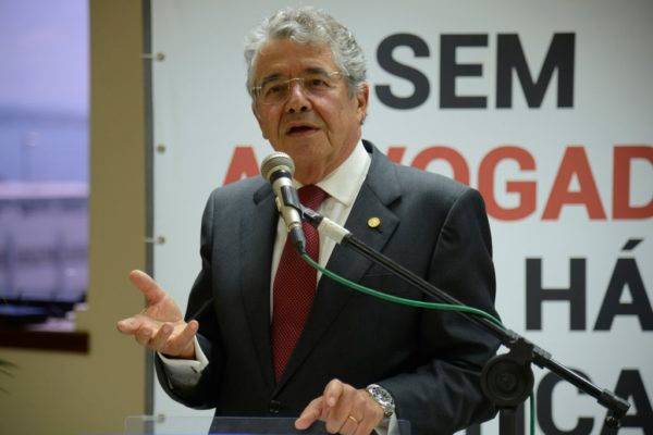 Rio de Janeiro - O ministro do STF, Marco Aurélio Mello fala durante o 15º Colóquio da Academia Brasileira do Trabalho na OAB/RJ. (Tomaz Silva/Agência Brasil)