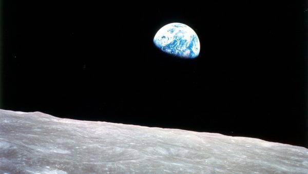 A famosa foto do "nascer da Terra", feita por William Anders na véspera de Natal, a bordo da Apollo 8. (Foto: Nasa)
