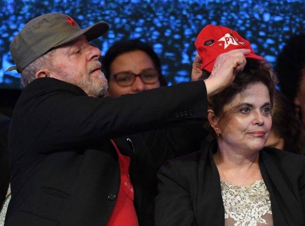O ex-presidente Lula começou e Dilma continuou o processo de abertura do mercado de resseguros no Brasil. Foto: Evaristo Sa/AFP