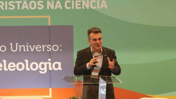 Sérgio Queiroz afirma que muitas vezes o líder religioso não tem como saber que um jovem está abalado pelo discurso que ouve em outros ambientes. (Foto: Adriano Fros/Divulgação/ABC2)