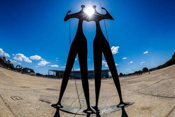 Escultura “Os Candangos”, na Praça dos Três Poderes, em Brasília. Foto: Marcos Corrêa/PR