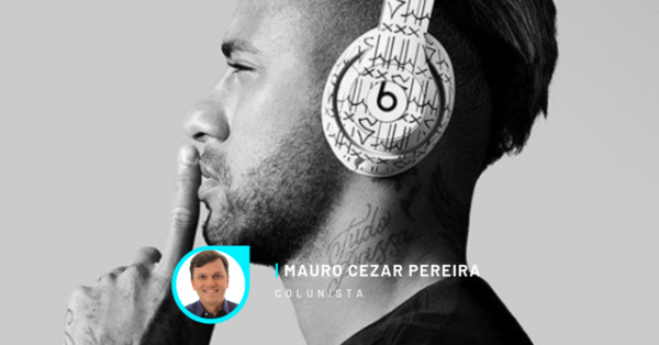 Neymar faz pose no Instagram.
