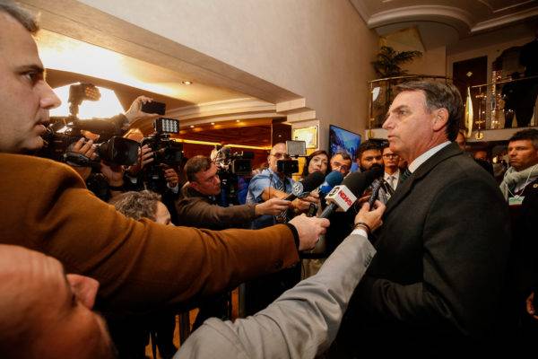 Presidente Jair Bolsonaro, durante entrevista à imprensa no Hotel Seehof. Foto: Alan Santos/PR/Fotos Públicas