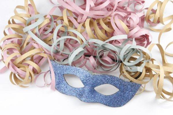O carnaval da máscara solidária
