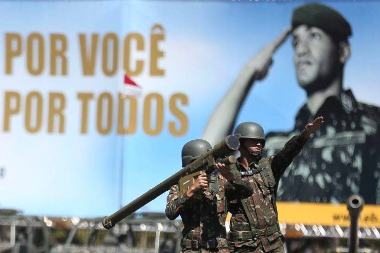 Pensão das filhas maiores do Exército: contribuição de militares não cobre nem 10% da despesa José Cruz/Agência Brasil