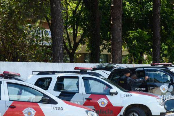 Tiroteio na Escola Estadual Professor Raul Brasil, em Suzano, a 57 quilômetros de São Paulo, deixou mortos e feridos. Foto: Rovena Rosa/Agência Brasil