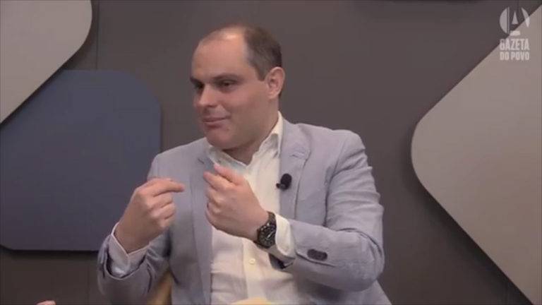 “Somos a anti-rede social, pois não estimulamos a lacração”, diz Paulo Dalla Nora Macedo, co-fundador do aplicativo ‘Poder do Voto’ “Somos a anti-rede social, pois não estimulamos a lacração”, diz Paulo Dalla Nora Macedo, co-fundador do aplicativo ‘Poder do Voto’