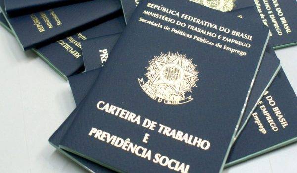 A face do desemprego no Brasil: jovens negros com baixa qualificação e arrimo de família