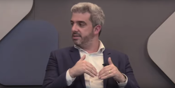 Você sabia? 80% do debate político na internet começa com bots e não pessoas