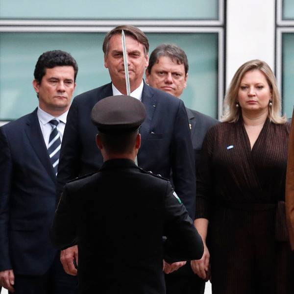 Renúncia ou impeachment? Bolsonaro corre riscos se a reforma da Previdência não passar.
Foto: Jonathan Campos / Gazeta do Povo