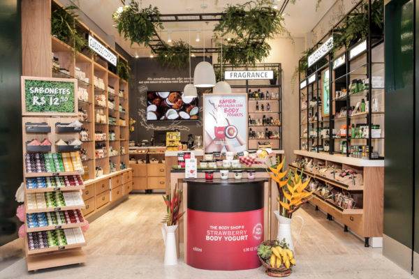 Nova loja da The Body Shop, no Shopping Mueller, em Curitiba, abre neste sábado (18). (Foto: Midori De Luca/Divulgação).